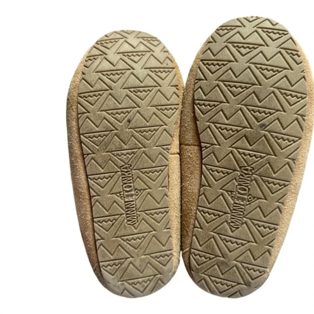 Minnetonka‎ Kids Suede Moccasin Slippers - Faux Fur Lined - Tan - Size 12